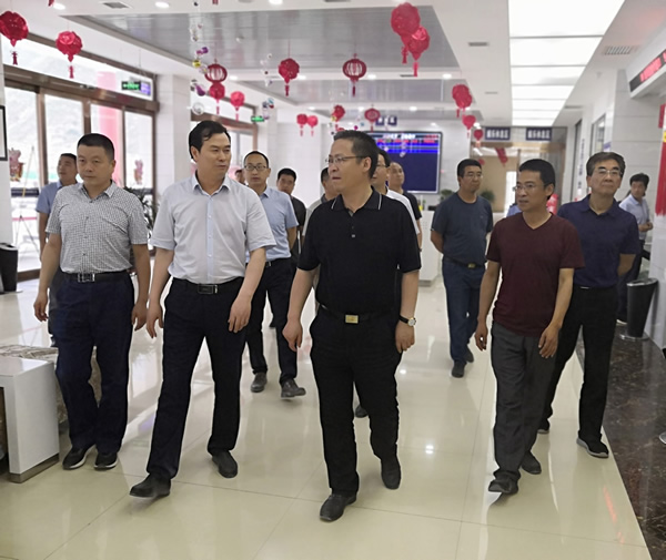 隴南市委常委、組織部部長楊郃調(diào)研指導(dǎo)市龍江城鄉(xiāng)發(fā)展集團公司黨建工作