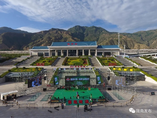 好嗨喲！隴南第一屆青島啤酒節(jié)開(kāi)幕啦，為期8天