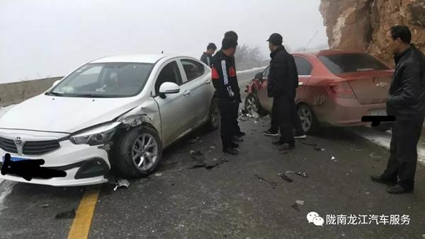 金錘鈑金，銀槍噴漆！龍江汽修值得信賴！