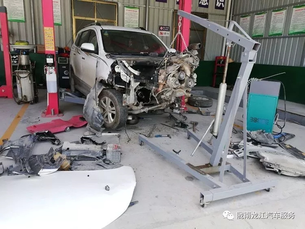 金錘鈑金，銀槍噴漆！龍江汽修值得信賴！