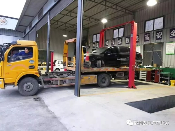 金錘鈑金，銀槍噴漆！龍江汽修值得信賴！