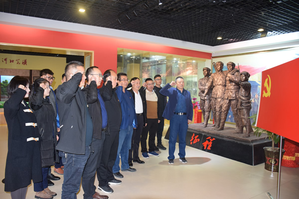 市龍江集團(tuán)開(kāi)展“不忘初心、牢記使命”主題黨日活動(dòng)