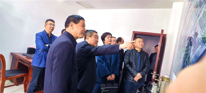 李逢春副市長在市龍江集團公司調(diào)研指導(dǎo)工作